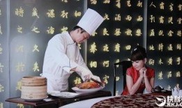 阿诺爆料自己洗浴视频播放,网络热议不断