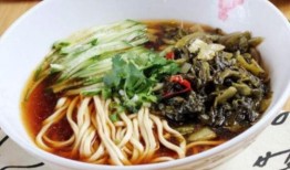 老坛酸菜面爆料新闻视频,揭秘食品行业潜规则