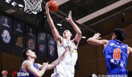 吃瓜网红打篮球是谁啊,吃瓜网红跨界打篮球，竟成为篮球场上的新宠儿