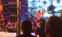 阿诺爆料自己洗浴视频播放,网络热议不断