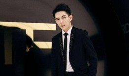 李佳琦爆料抽烟视频,网红形象突变，真实生活引热议